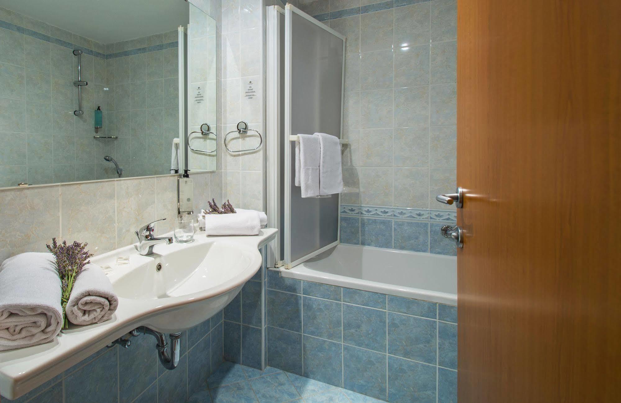 Hotel Amfora Rabac Exterior foto
